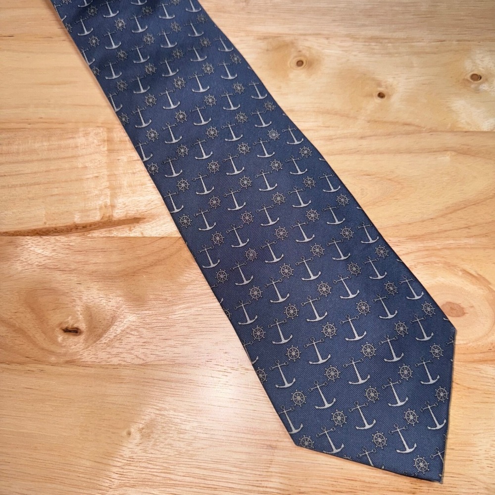 Vineyard Vines Silk Tie Blue Nautical Anchor Made in USA Preppy Menswear - Picture 2 of 4
